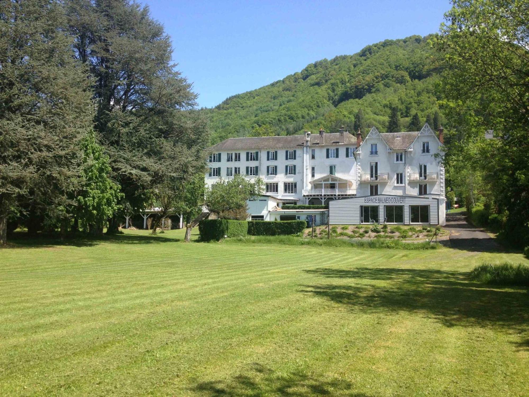 Hotel Et Residence Des Bains Vic-sur-Cère Dış mekan fotoğraf